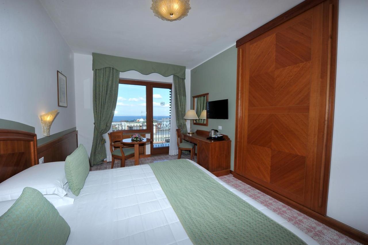 Grand Hotel Cesare Augusto Сорренто Экстерьер фото